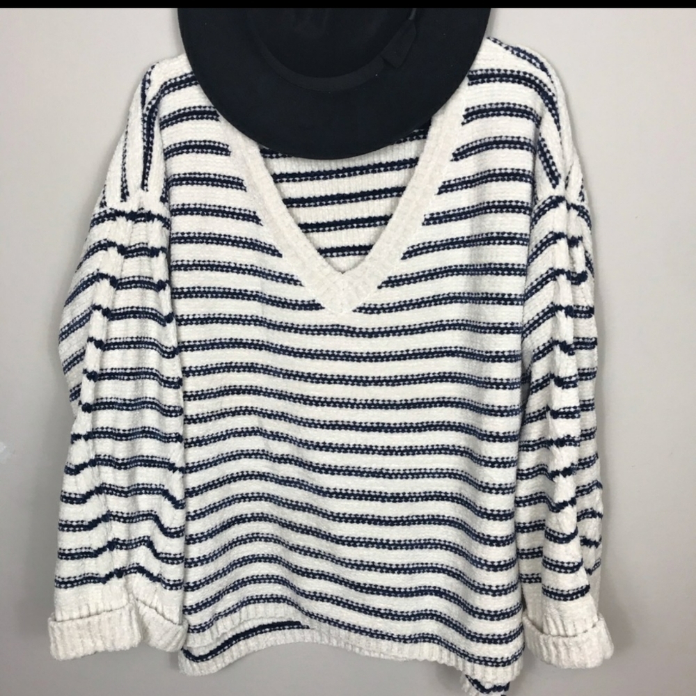 VICI O&O White Blue Striped Chenile V Neck Sweater - Picture 5 of 5